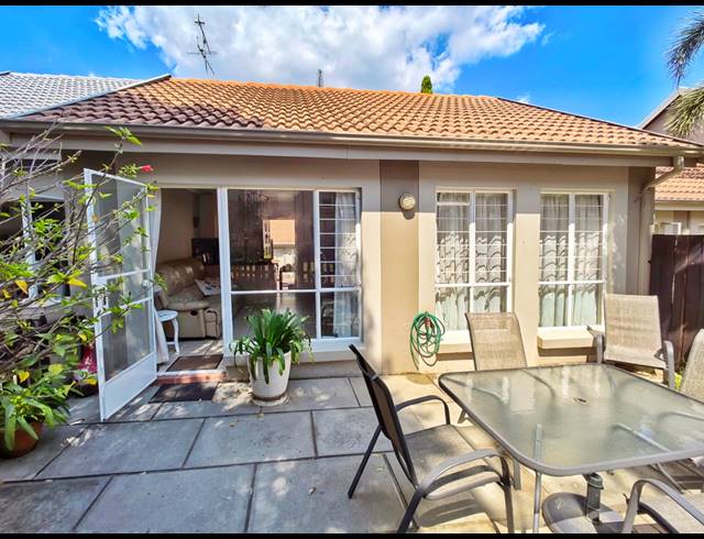 2 BEDROOM TOWNHOUSE FOR SALE IN DOUGLASDALE